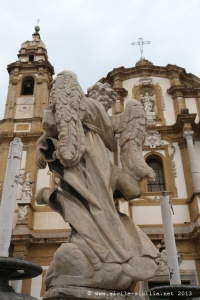 Place San Domenico à Palerme